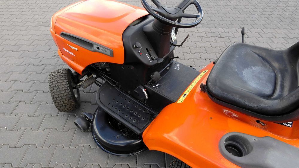 Traktorek kosiarka Husqvarna CTH141 B&S (150503.5) - Baras