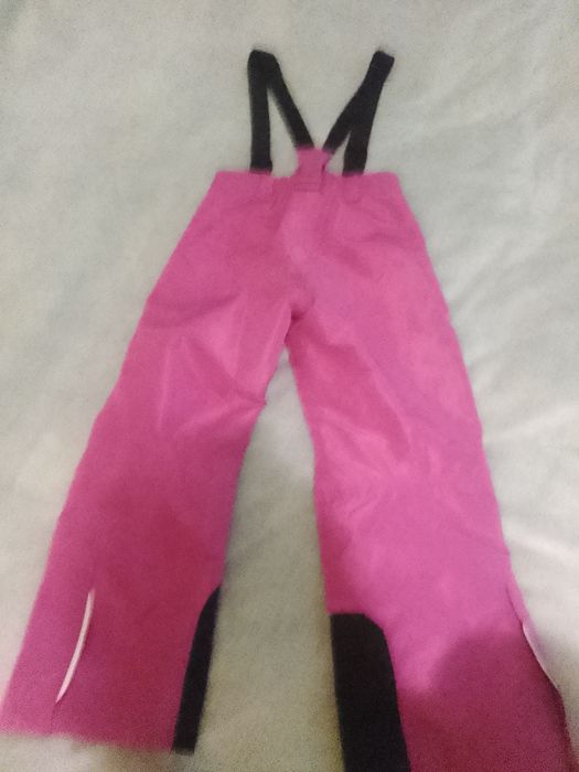 Sprzedam dwie kurtki na 134 cm dla dziewczynki  i spodnie narciarskie