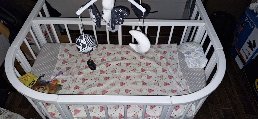 Дитяче ліжечко для двійні близнюків