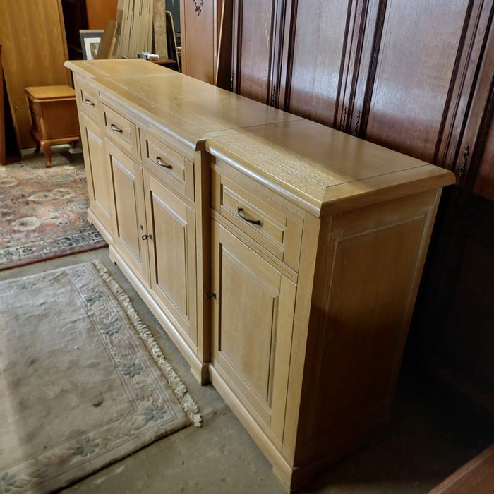 Piękna dębowa komoda