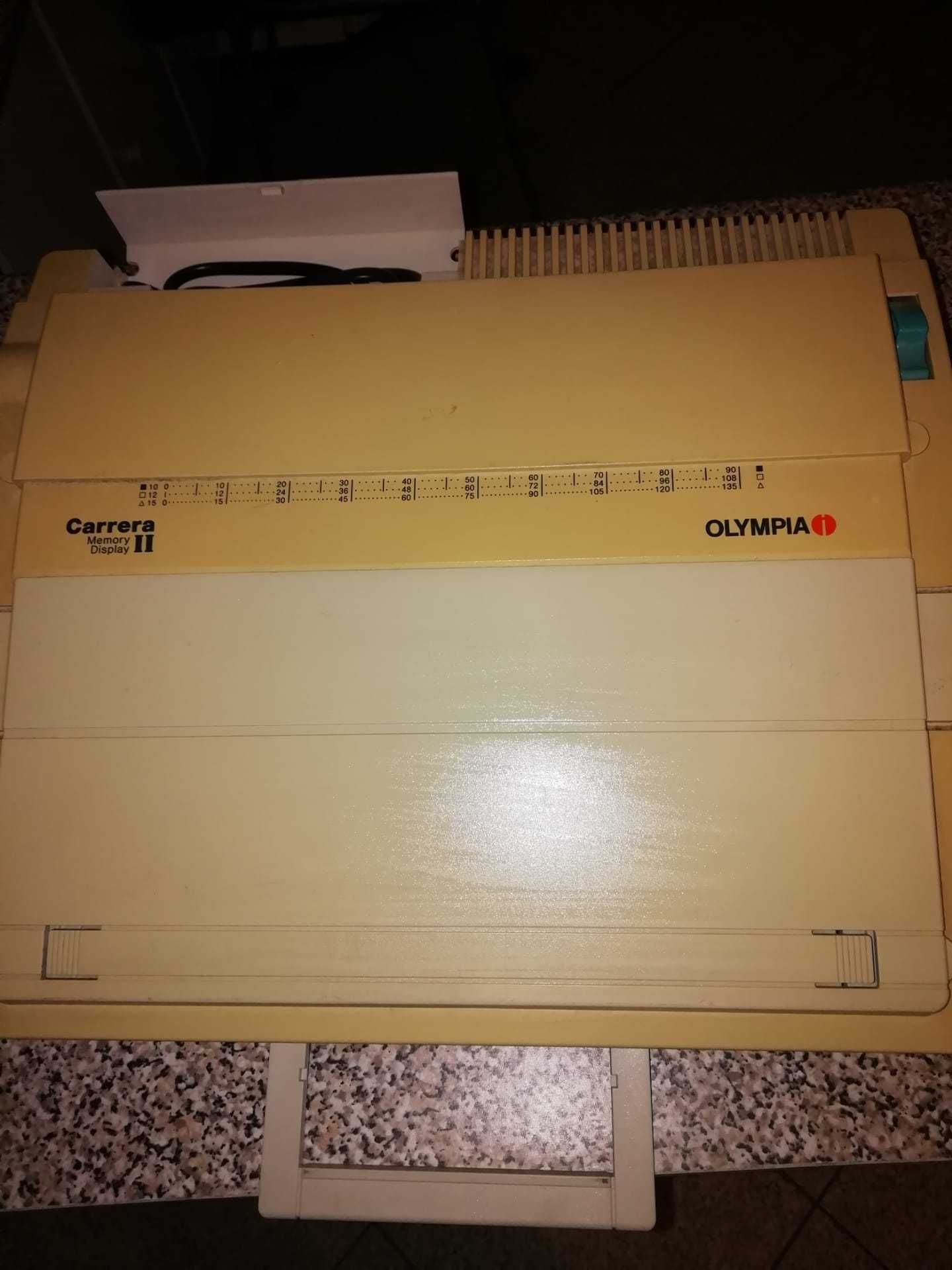 Maquina de escrever  elétrica da marca Olympia