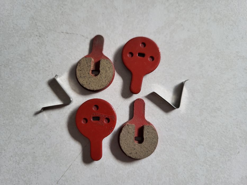 Klocki hamulcowe G2 Pro - 2 kpl. (2×2 szt. + 2 sprężynki)