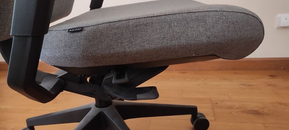 Cadeira escritório ergonómica ACTIU