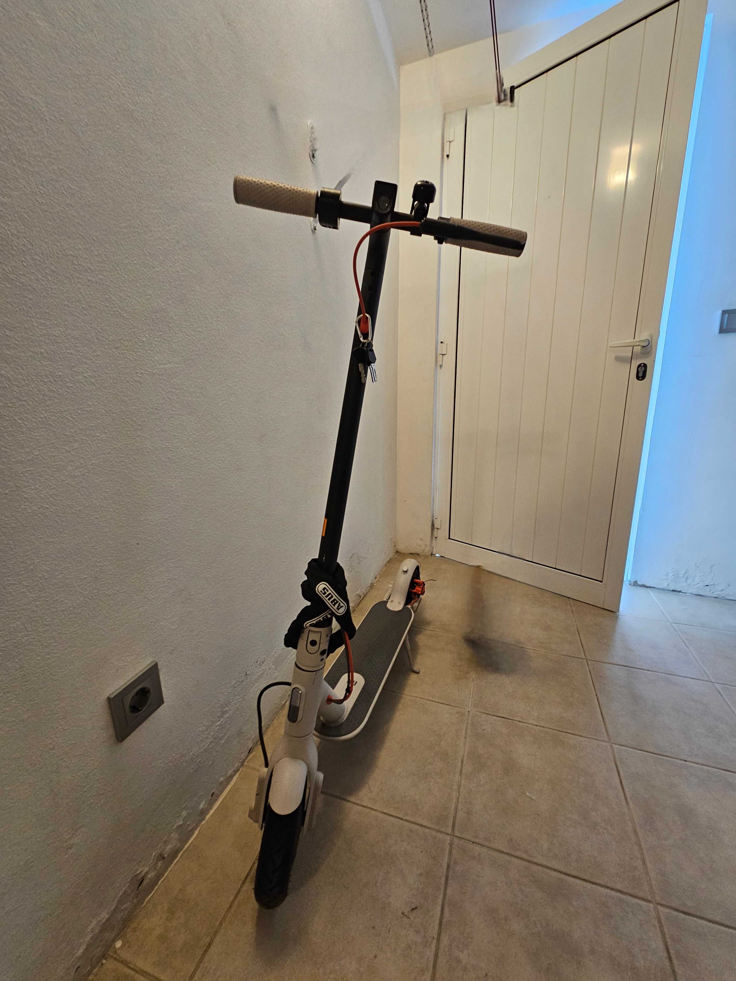 Trotinete Xiaomi Mi Electric Scooter 3