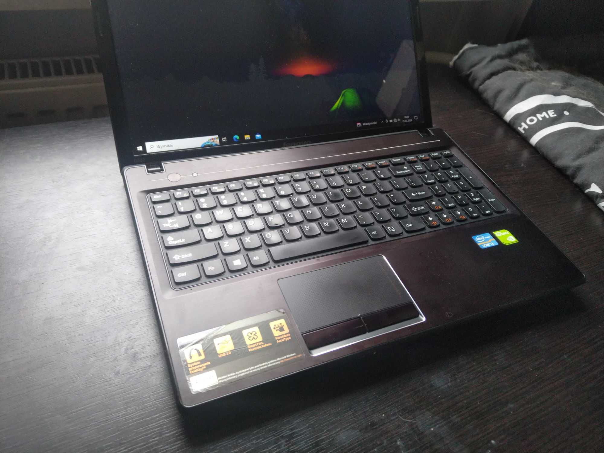 Laptop Lenovo i3-3110M 4GB 1000GB GeForce 710M 15.6 windows 10