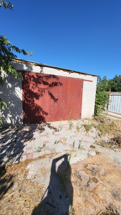 Продаю будинок в Миколаївському районі.