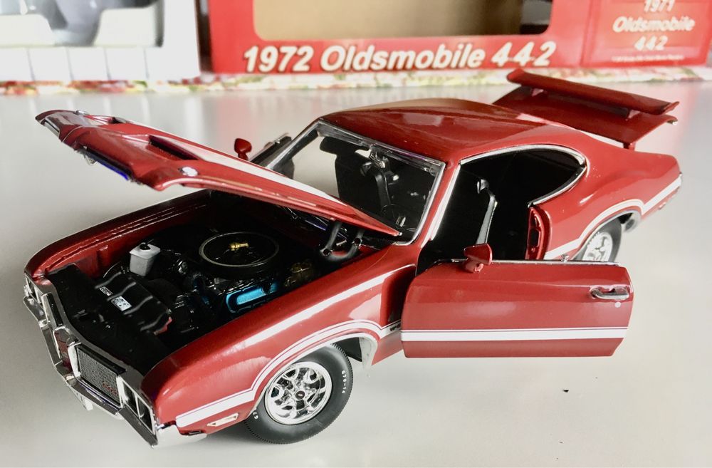 Oldsmobile 442 z 1972 crown Premiums 1:24