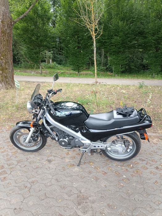 Sprzedam Honda NTV650, bezwypadkowy, zadbany, oryginalny