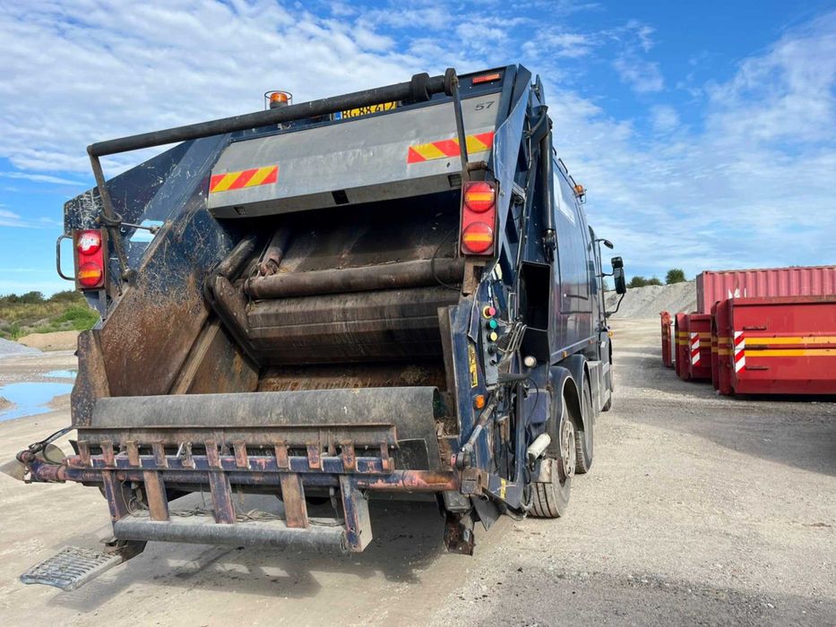 Smieciarka Mercedes-benz	Econic-Euro 5 z 2010 roku