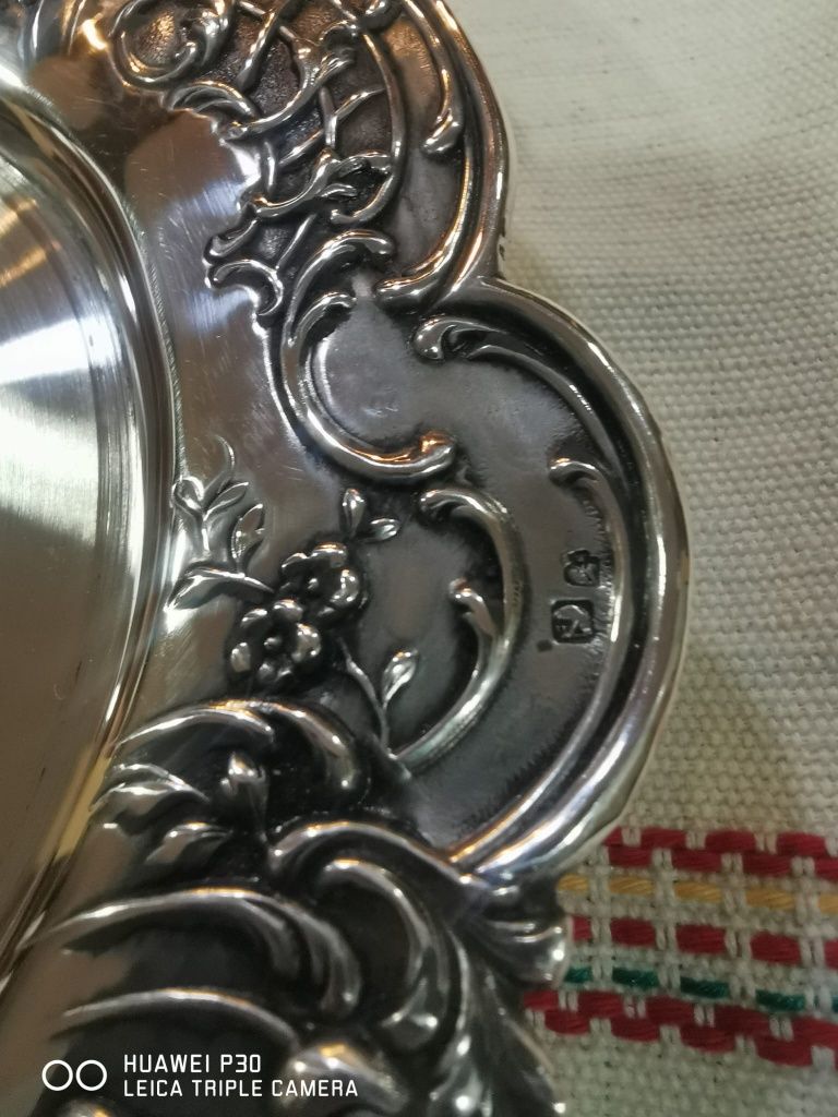 Salva em prata com 100 anos