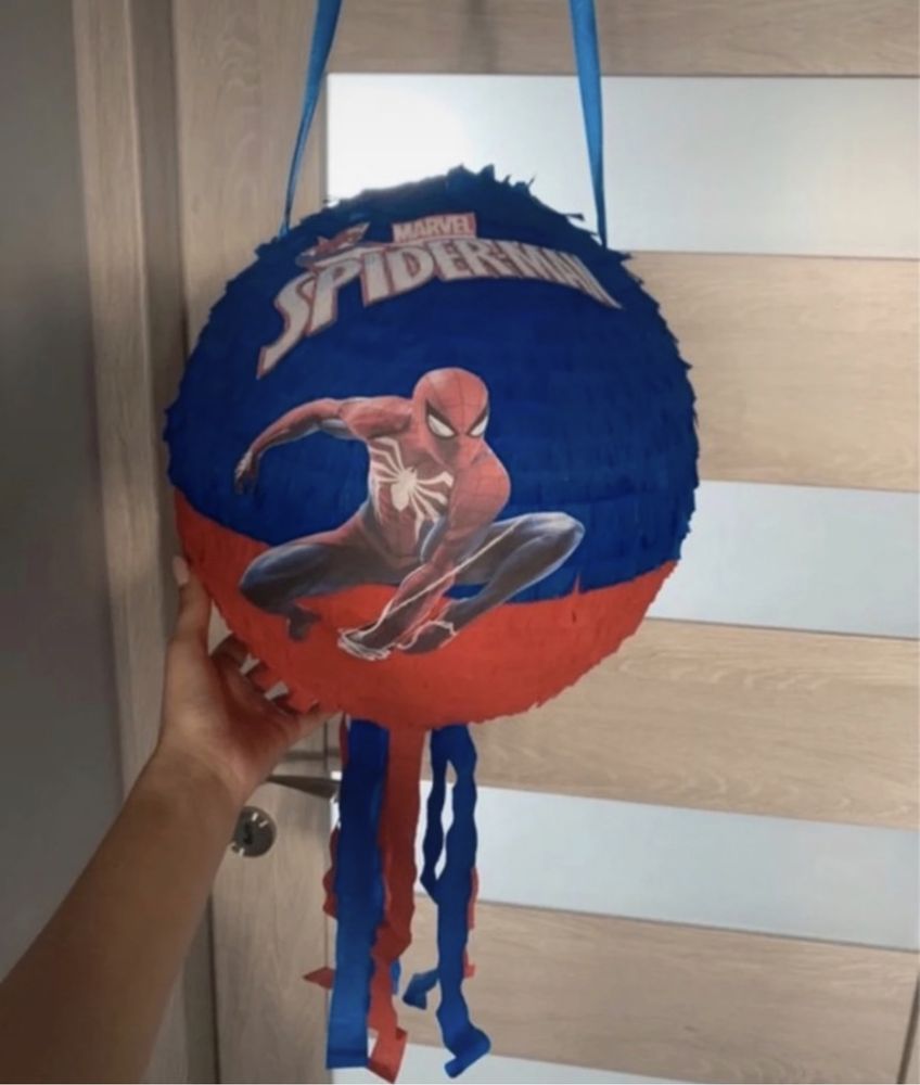 Piniata spiderman