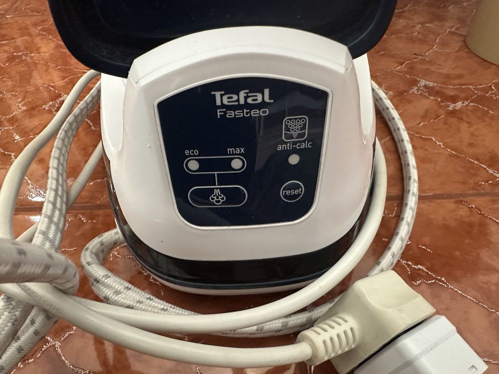 Żelazko parowe Tefal Fasteo genarator pary stacja parowa