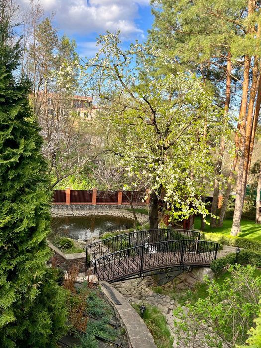 Особняк в элитном п,Лесники с потрясающим участком!Инвертор,генератор!