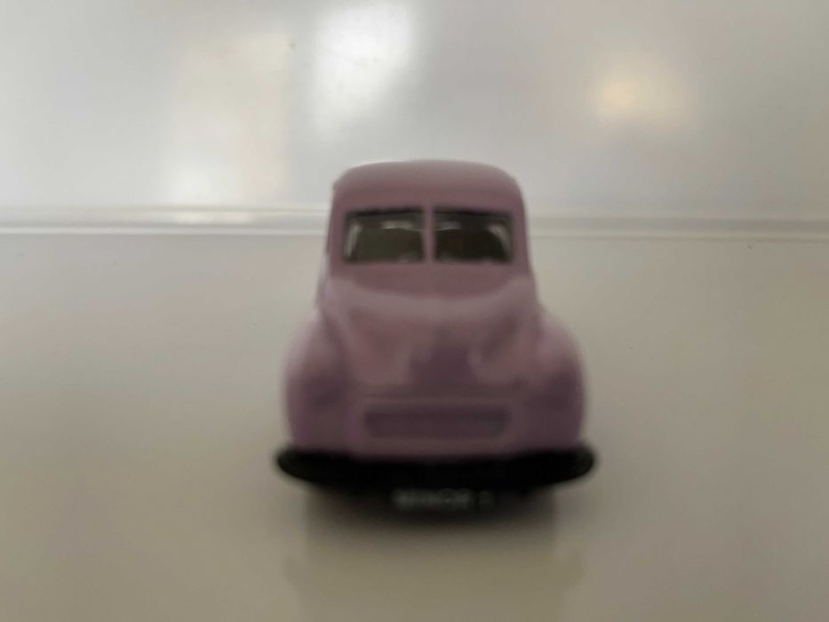 Corgi - Morris Minor - Fina - rosa - como NOVO - Esc.1/46