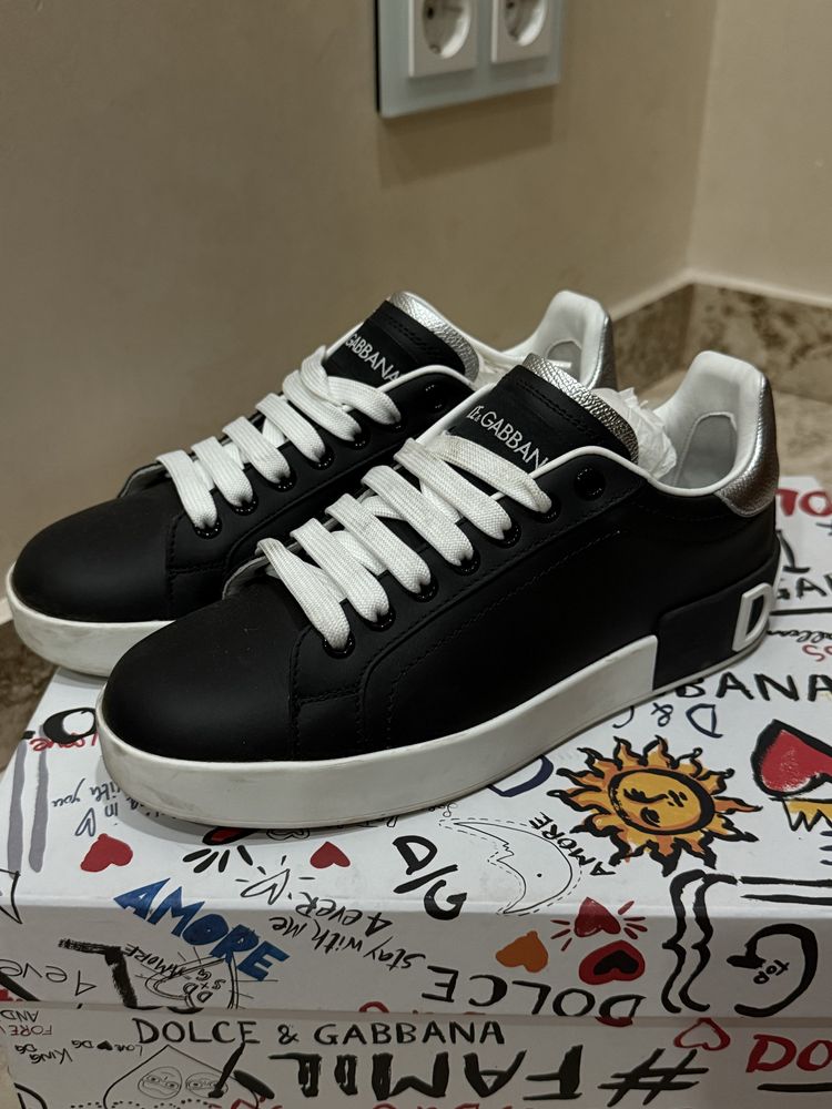 Продам кросівки Dolce&Gabbana, 36 р., оригінал, ста нових.