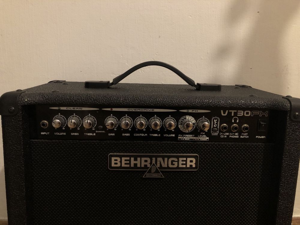 Wzmacniacz Behringer VT30FX