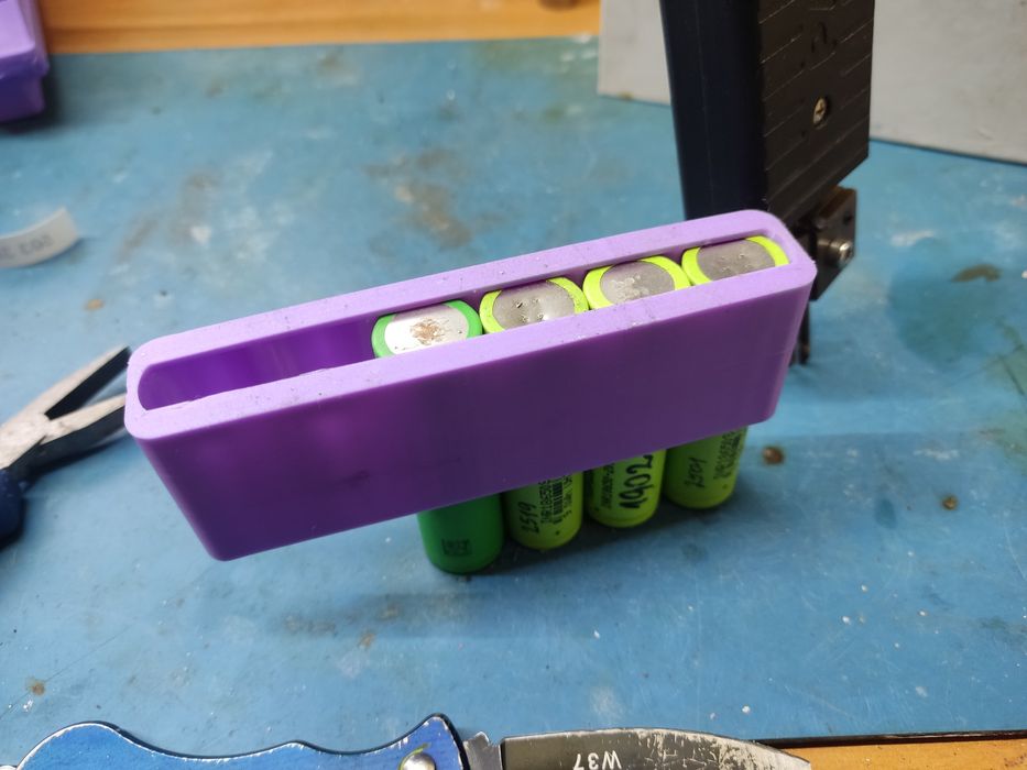 Mocowanie Przyrząd Uchwyt Holder Koszyk 18650 / ogniwo Li-ion