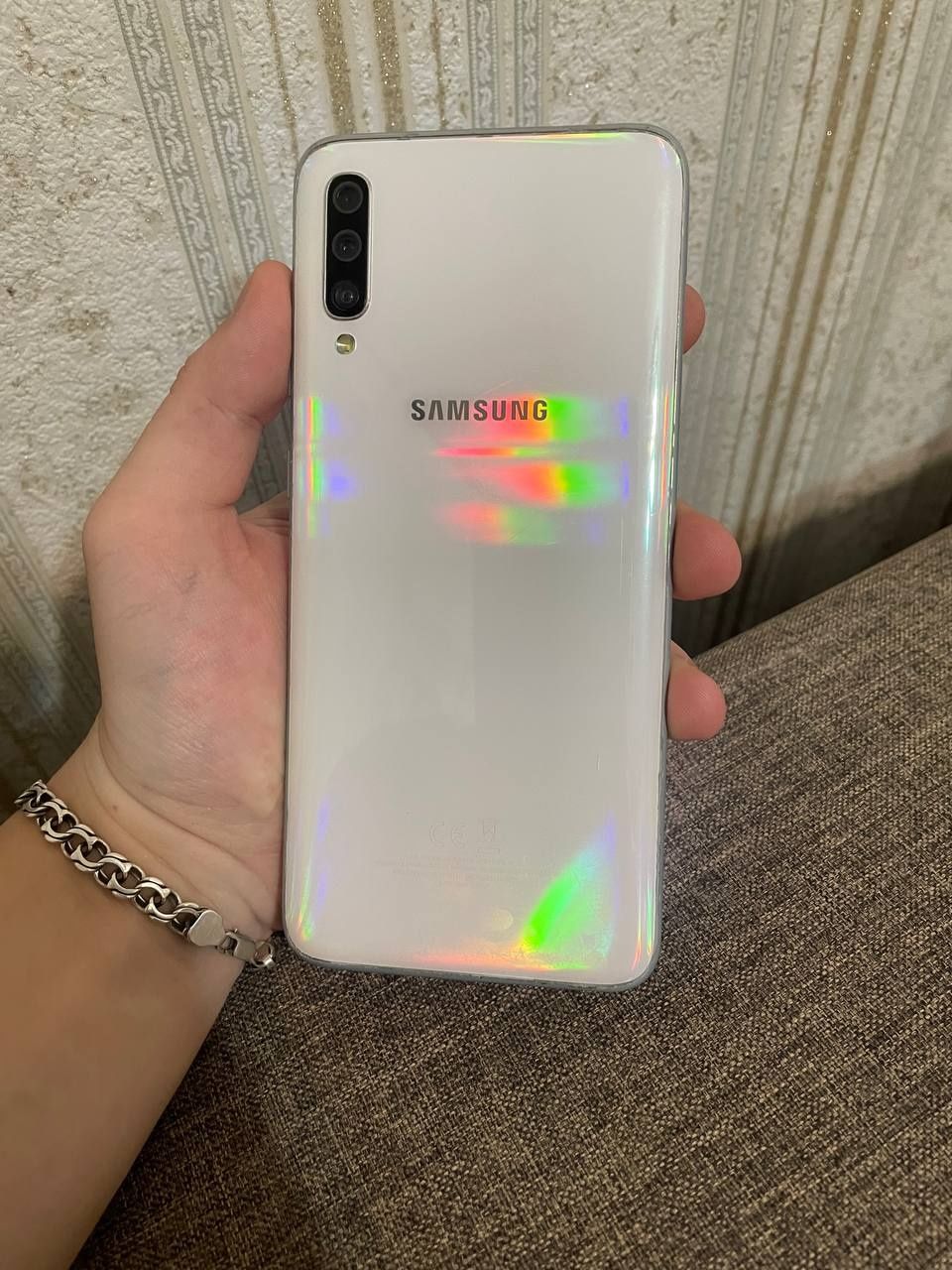 Samsung Galaxy A70 SM-A705 6/128GB white