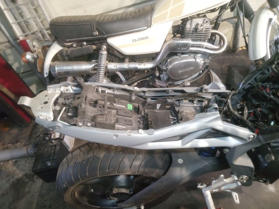 Stelaż ogon Triumph Daytona 675 rok 13-17