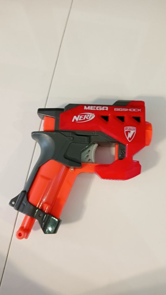 Pistolet nerf sprzedam tanio w bardzo dobrym stanie