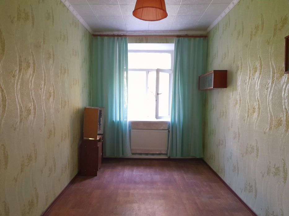 Продам 3х кімнатну квартиру/автономне газове  опалення/ КРЕС/ сталінка