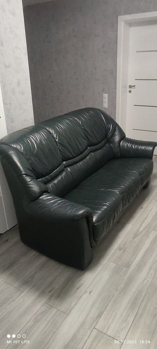 Sofa trzy osobowa dwa fotele