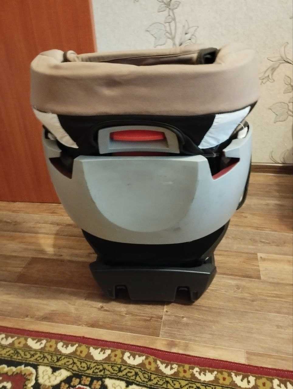 Автокрісло cybex