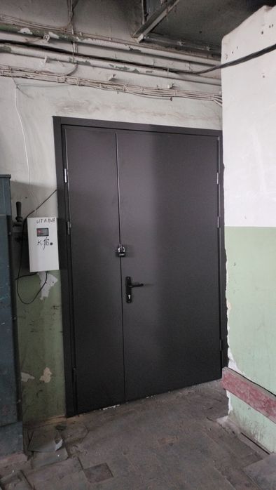 Вхідні металеві двері для тамбурних перегородок/Нестандартні розміри