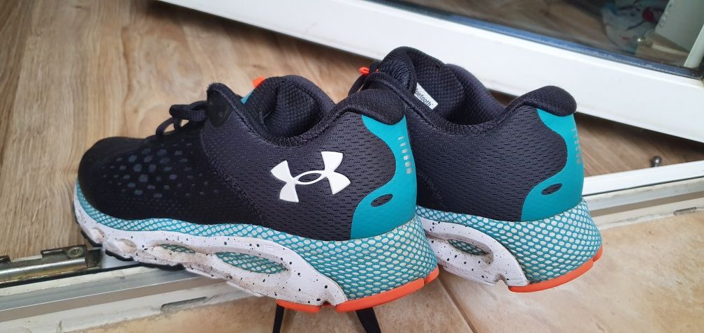 Buty męskie do biegania Under Armour HOVR Infinite roz 43 wkładka 27,5