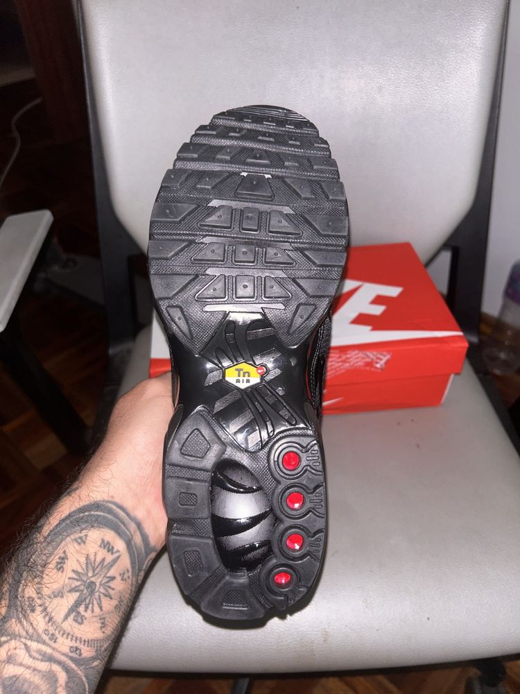 Nike tn all black