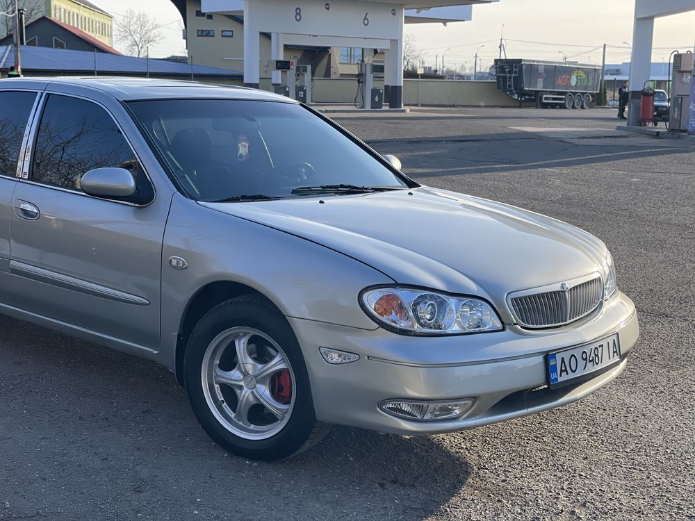 Продам Nissan MaximaQx