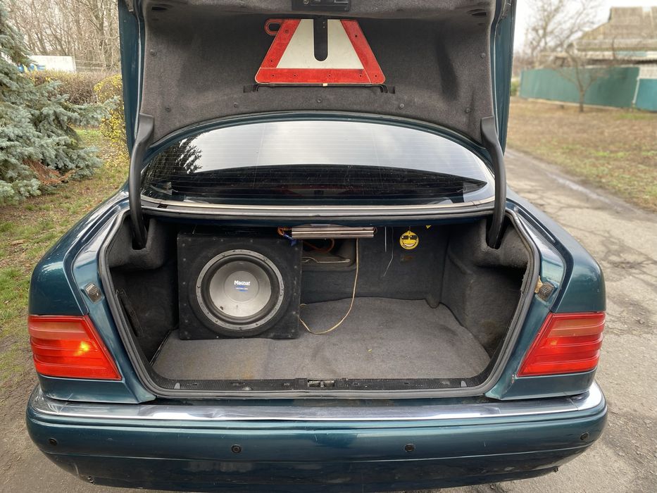 Продам мерседес W210 на полном уверенном ходу