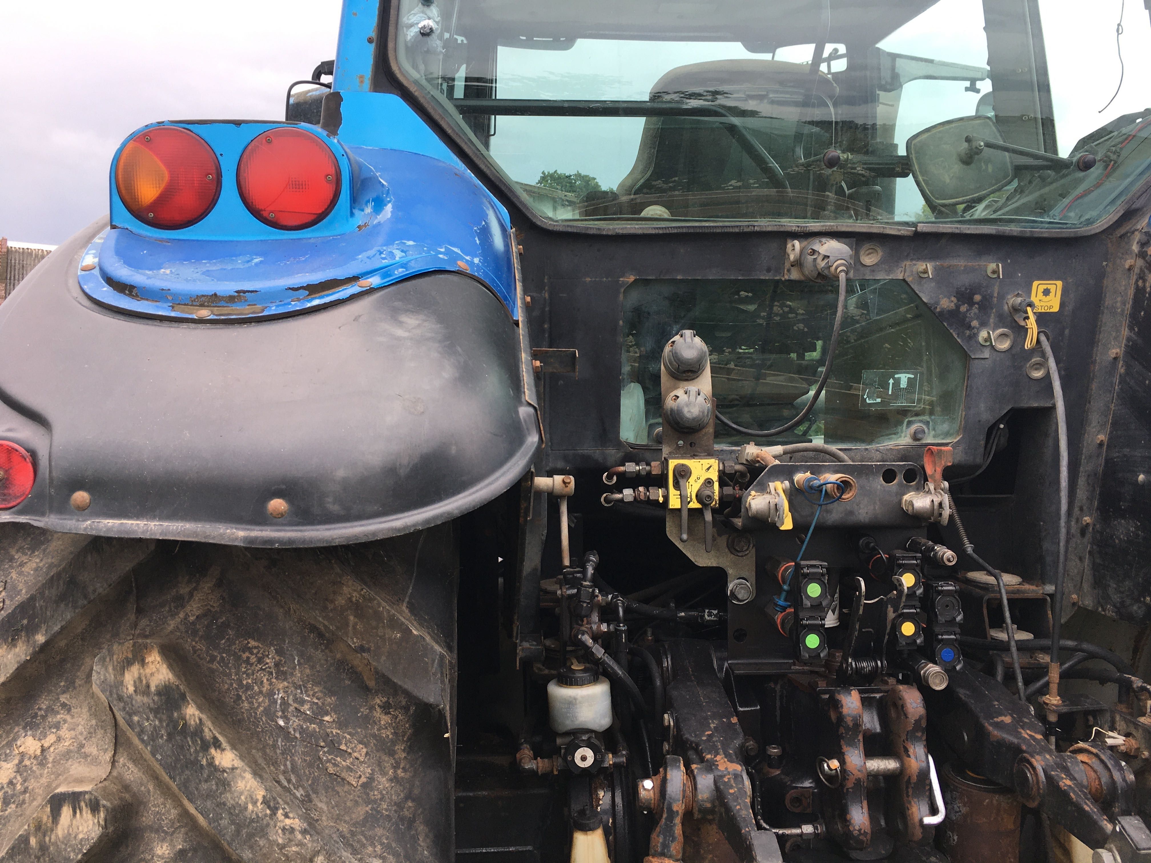 Ciągnik Valtra T130