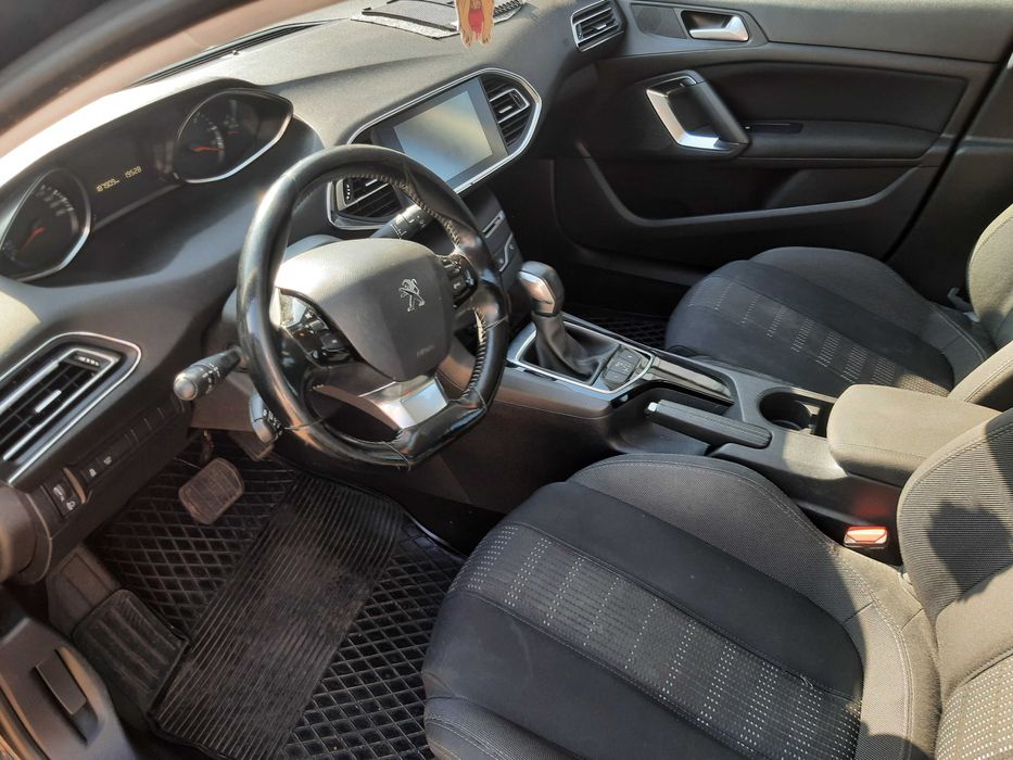 Wynajem samochodu Peugeot308 sw 2018r diesel wypożyczalnia samochodów