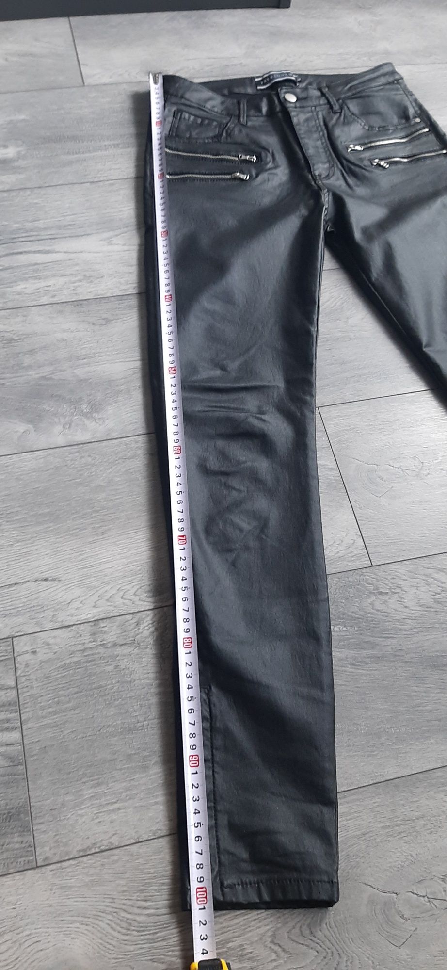 Spodnie woskowane eko 38M