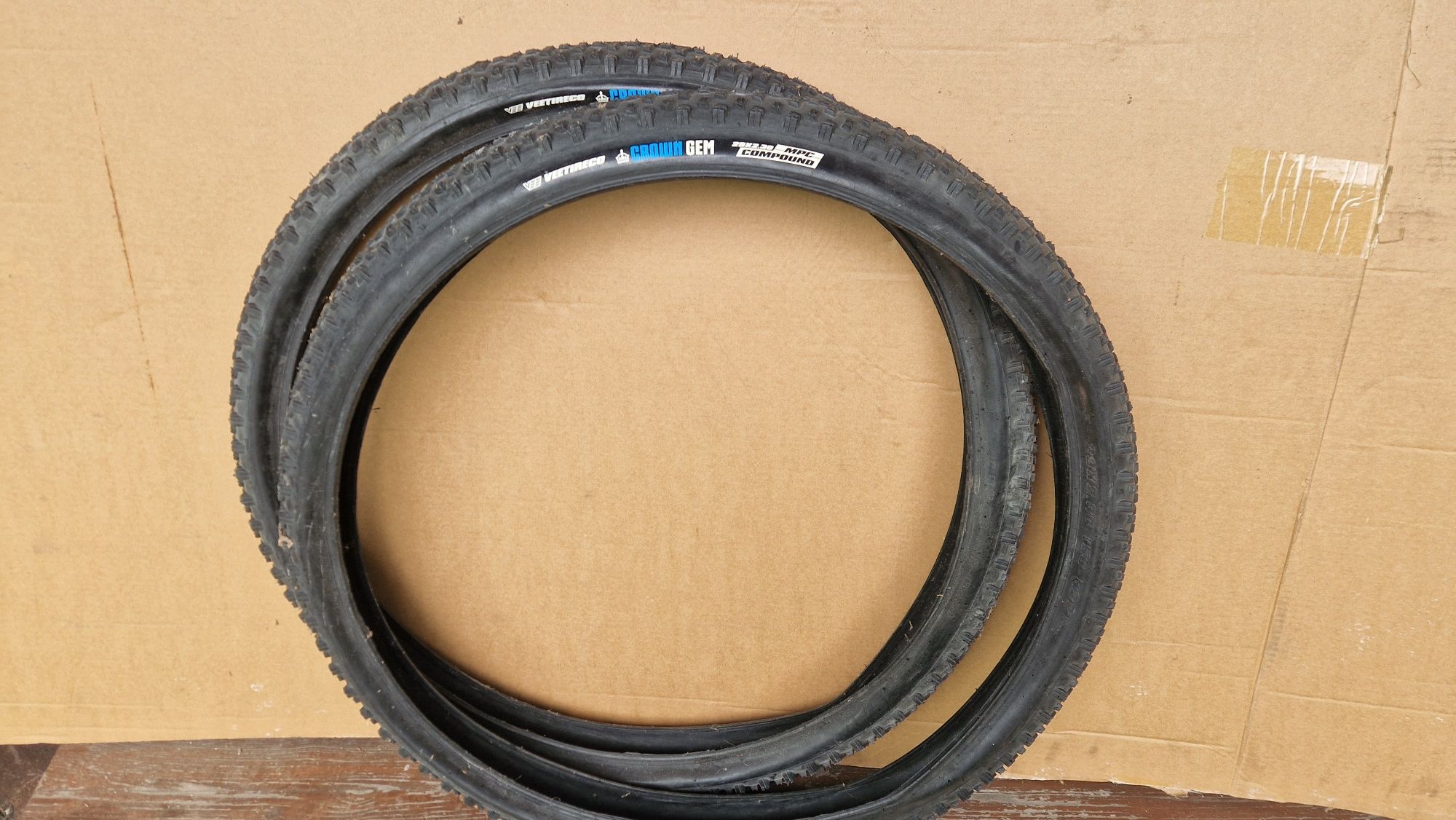 Dwie nowe opony mtb Vee tire co Crown gem 29.x2.30