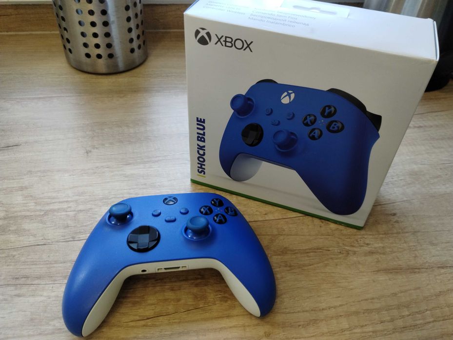 Pad Xbox niebieski Shock Blue