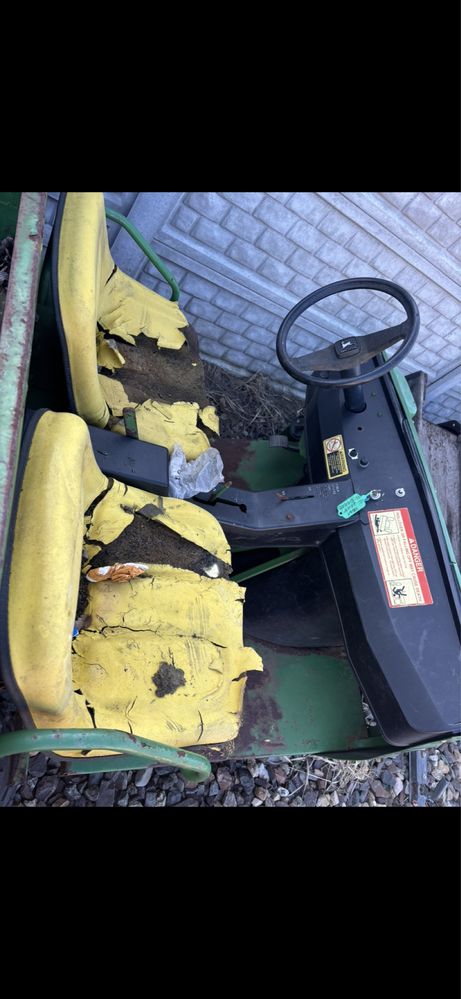 John Deere Gator AMT 622 pojazd użytkowy UTV