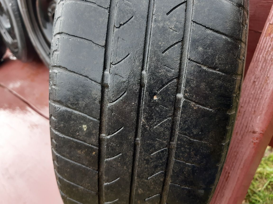 Шини Bridgestone B250 175/70 R13 82H із стальними оригінальними дискам