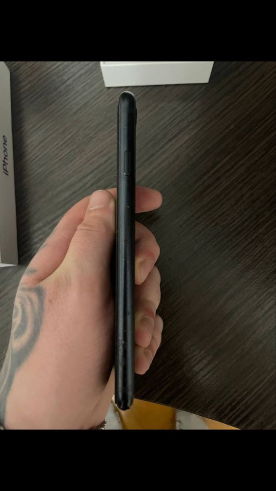 Iphone SE 2022 , 128gb , чорний(заду темно синій)
