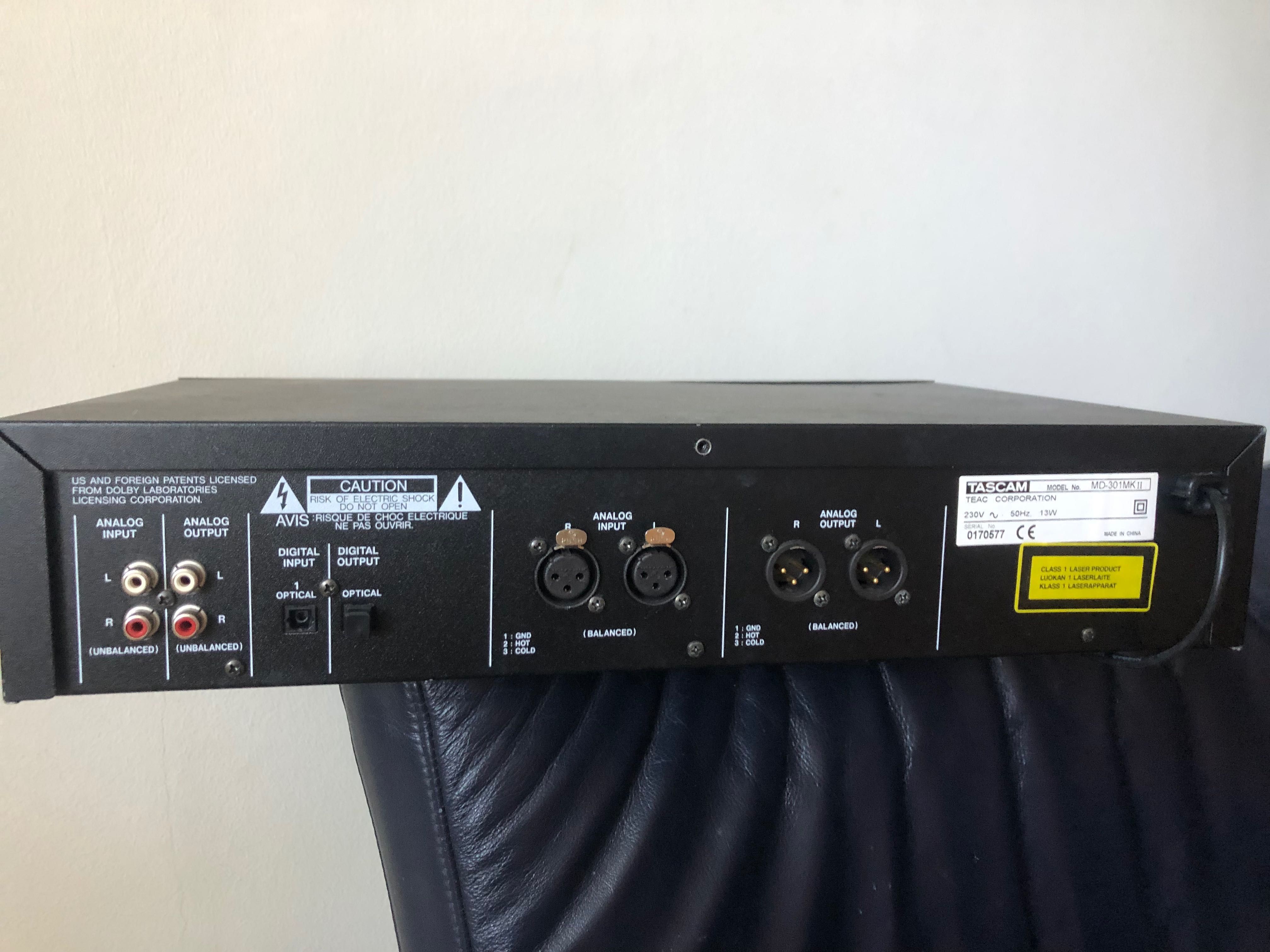 MiniDisc TASCAM MD-301 mkII  - uszkodzony