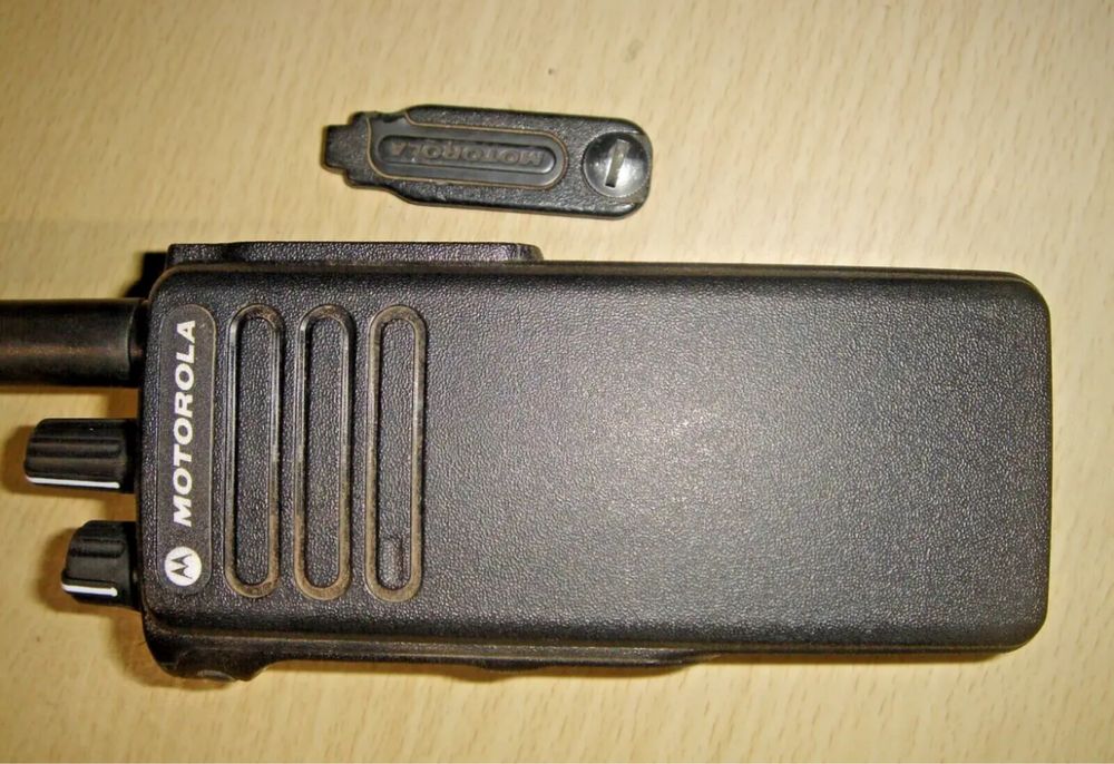 Оригінальна радиостація Motorola AES256 DP 4400 UHF