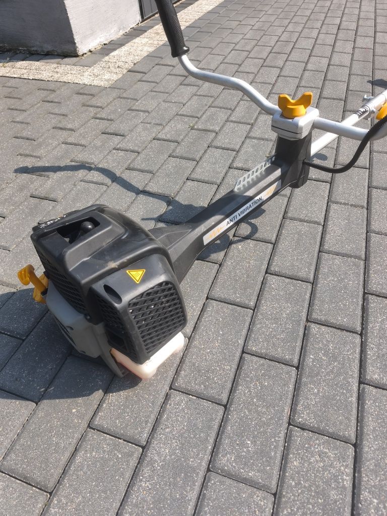 Kosa spalinowa TITAN TTBCP33-4 33 CM3 Z 1,4KM żyłka nóż POLECAM