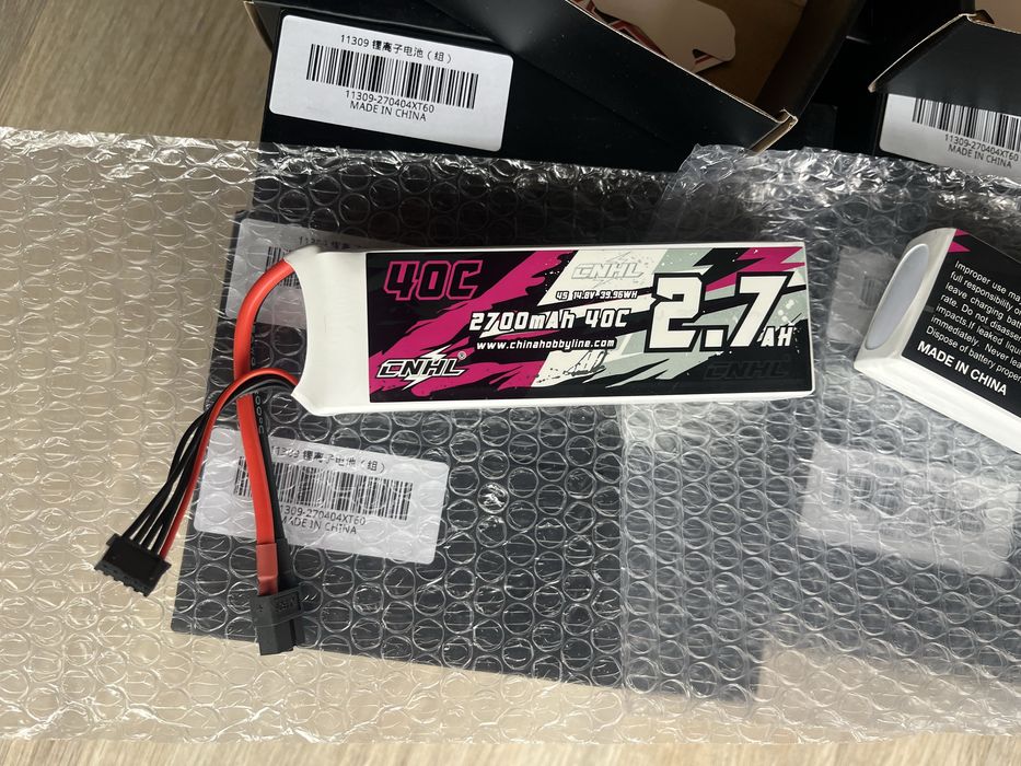 CNHL 4s 2700mAh 40c xt60 lipo baterie