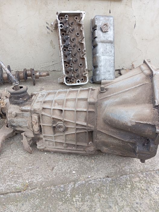 Продаю коленвал 2107 звоните договоримся.