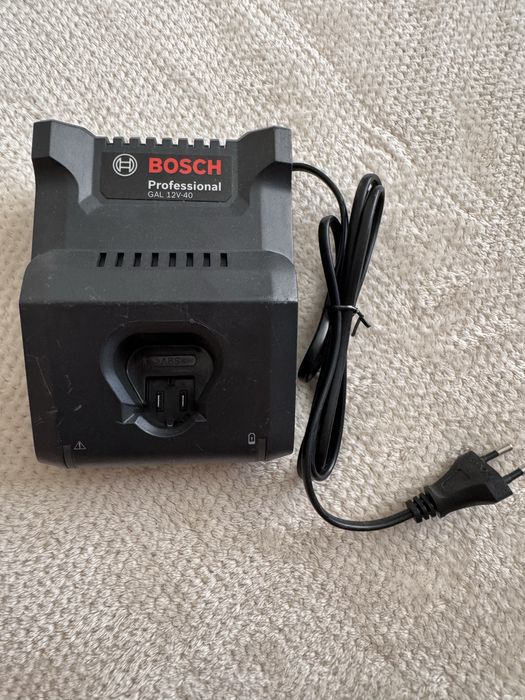 Ładowarka BOSCH (GAL12V-40)