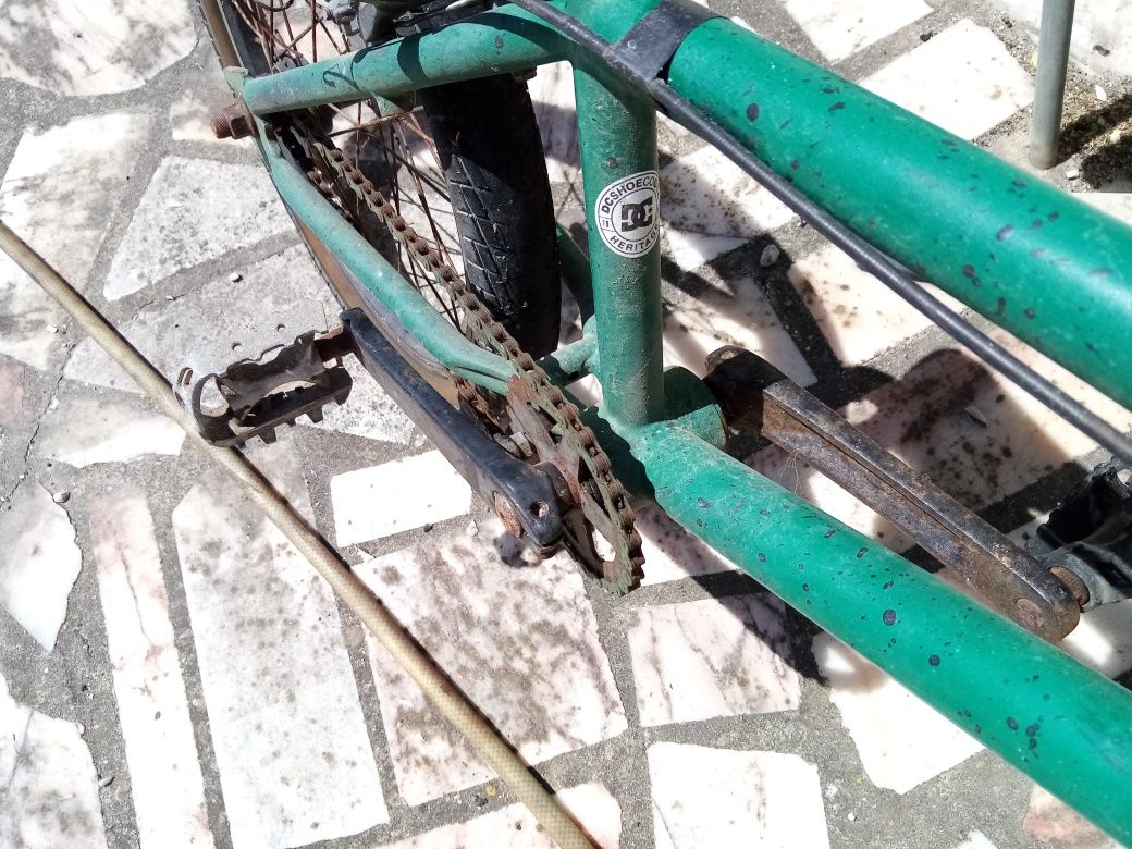 Bmx quadro e restantes peças Possibilidade de entrega