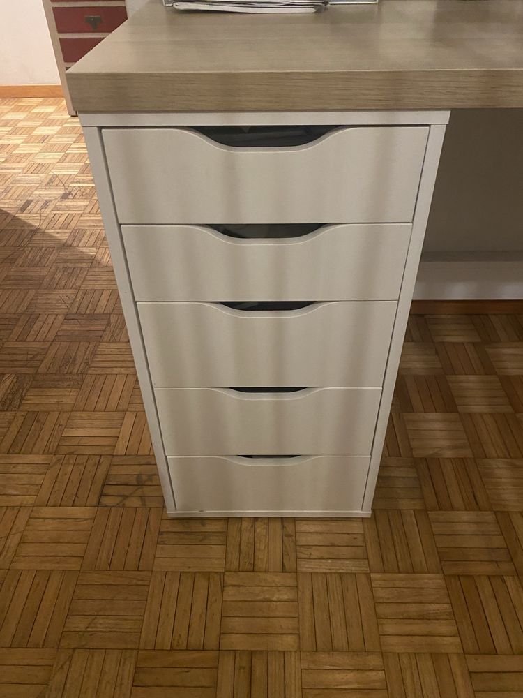 Secretaria Bralna Ikea como nova