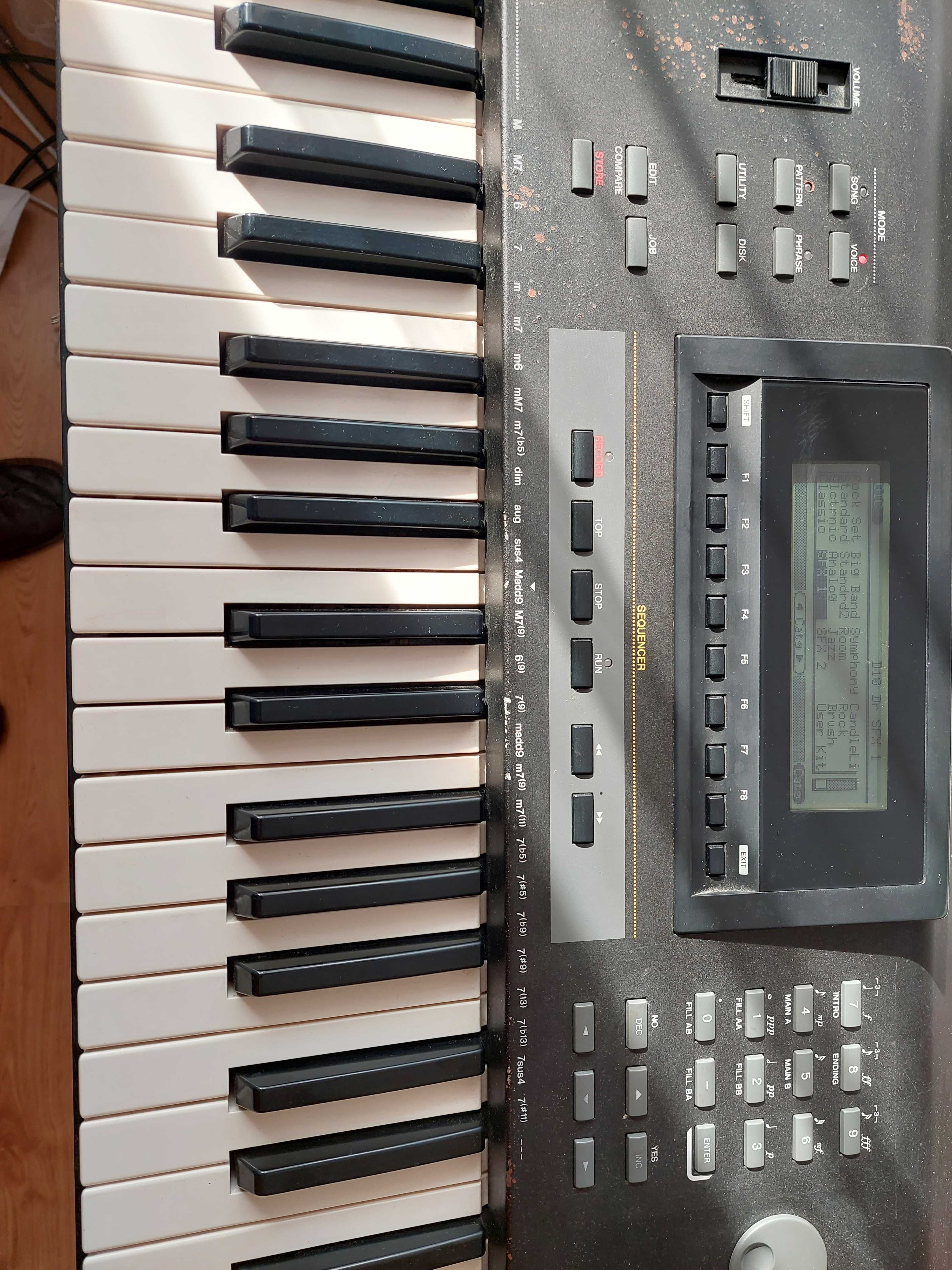 Yamaha QS300 syntezator