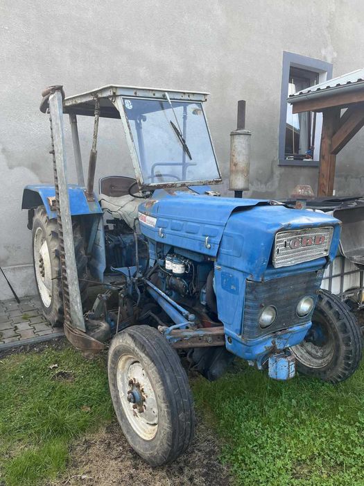 Traktor ford 2000